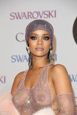 pussylesqueer:  Les Beehive – Unintentional Art in Celebrity Candids – Rihanna at the CFDA Awards