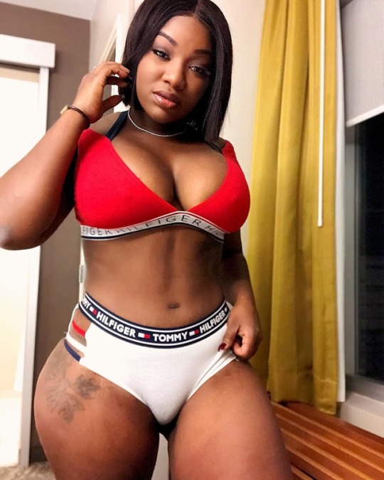 rated-thick-ent:  Beautiful QueenITSHERNEWYORK
