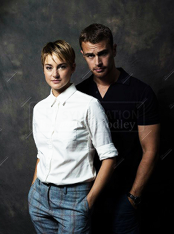 fuckyeahdamose:Theo James and Shailene Woodley photographed at the 2014 San Diego Comic-Con by Micha