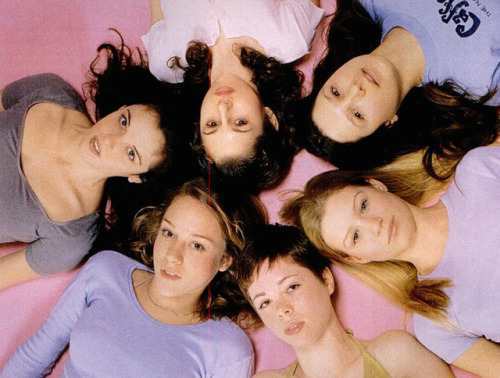 Promotional photo of Chloë Sevigny with the cast of the 1998 New Group play Hazelwood Jr. High.