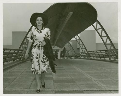 New York World’s Fair 1939Source: NY Public LibraryVarious stars visiting the fair. First pic is act