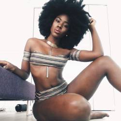 theurbansensualist:  Sexy Fro  Love