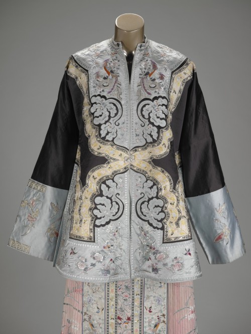 fashionsfromhistory: Woman’s Semi Formal Domestic Overcoat Early 1900s Qing DynastyIn early 1900, it