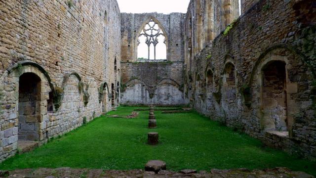 The Refectory of Easby Abbey, North Yorkshire, England.