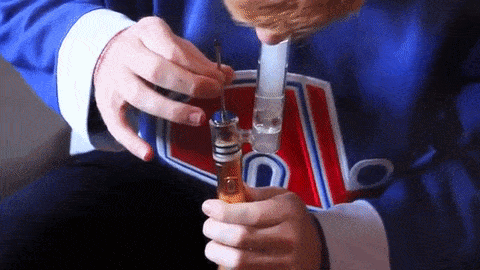 bee-high-official:  The Bolt (Royalty) Torchless dabs… Luxury style…   Damn..