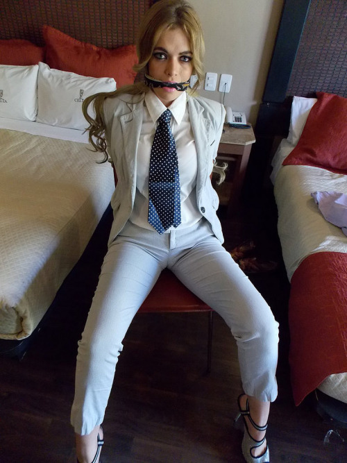 Porn Pics nowheretohide14:business girls in ties bound