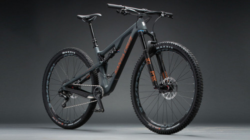 aces5050: (via Review: Santa Cruz Tallboy C S Build | BIKE Magazine)