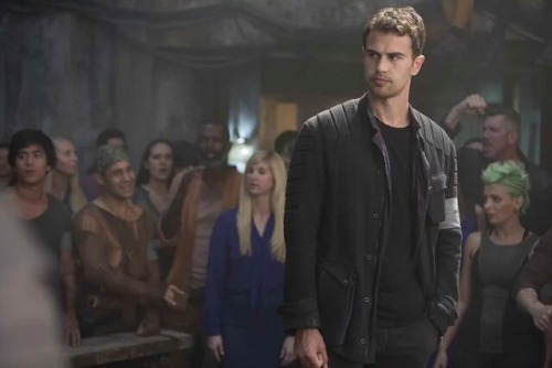 b-dauntless: Shailene Woodley and Theo James in the new Allegiant Stills via Yahoo Taiwan