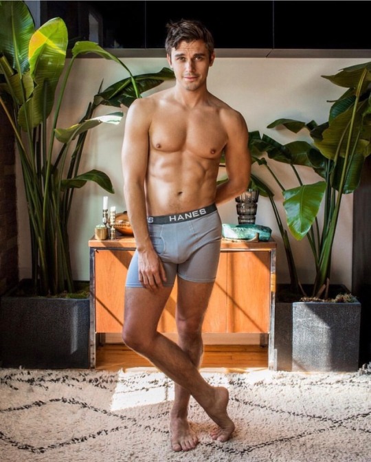 homofied: homofied:   Antoni Porowski   