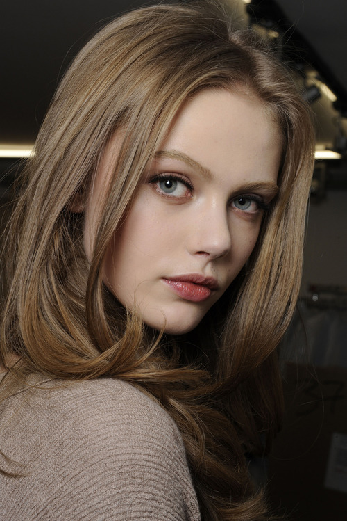 a-ionia:  perf 