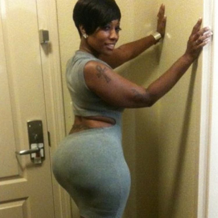 thequeencherokeedass:  #TBT on my eating to an event !!!!