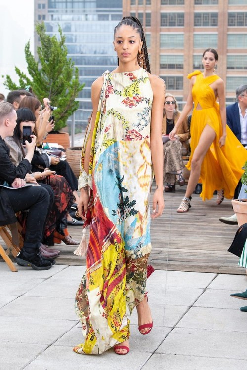 Indira Scott in Oscar de la Renta SPRING 2019 READY-TO-WEAR