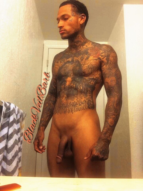dominicanblackboy:  Damn pa sexy fat tatted ass got slim tasty dick between his legs!😍😍😍😍😍