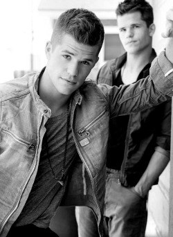 beautiful-actors:  Charlie and Max Carver
