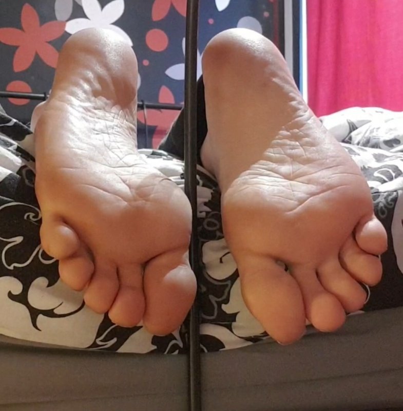 malefeetcollection:Beautiful feet. beatiful male feet 