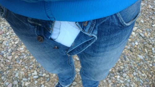 tiny-dick-tight-balls-in-yfronts:White jockeys with blue jeans today 