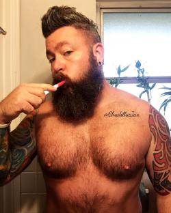 chadillacjax:  Brusha brusha brusha #goodmorning #musclebear #beardedgay #beardlife #nipple #tatted #silverhairdontcare #guyswithtattoos #gauges #single  (at Westwood, Cincinnati)