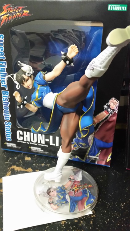 Juri arrived.I finally got a hold of a camera(that’s not on my 2ds) so I now have pics of Chun-Li too!Now for Cannon Spike Wife and then Sakura and Poison when they are released.Fingers crossed for an Elena and/or Rainbow Mika one day?