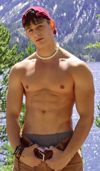 shangri&ndash;la-princes:  OUT IN THE WILDERNESS, RENO ADOPTS SOME  “SWOLE” ATTITUDE … WITH MUSCLES TO MATCH!
