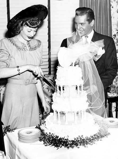 mariedeflor: Lucille Ball and Desi Arnaz celebrate their wedding, 1940