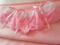 pink-loli:  Pink + white = love 