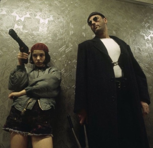 zisuniverse:Jean Reno and young Natalie Portman in Léon the Professional (1994)