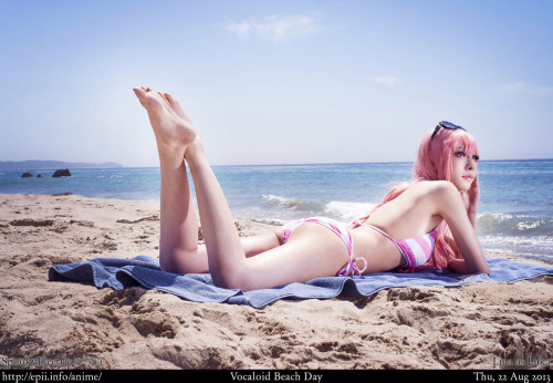 Vocaloid Beach Day! Striped bikini swimwear versions of Miku by xiaoyeu and Luka by Lina-Lau (lina-k