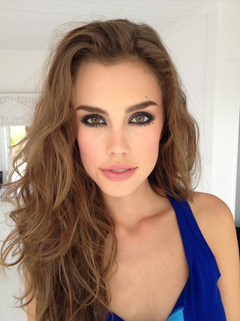 auerr:  Whoever can tell me who that is gets a promo :D