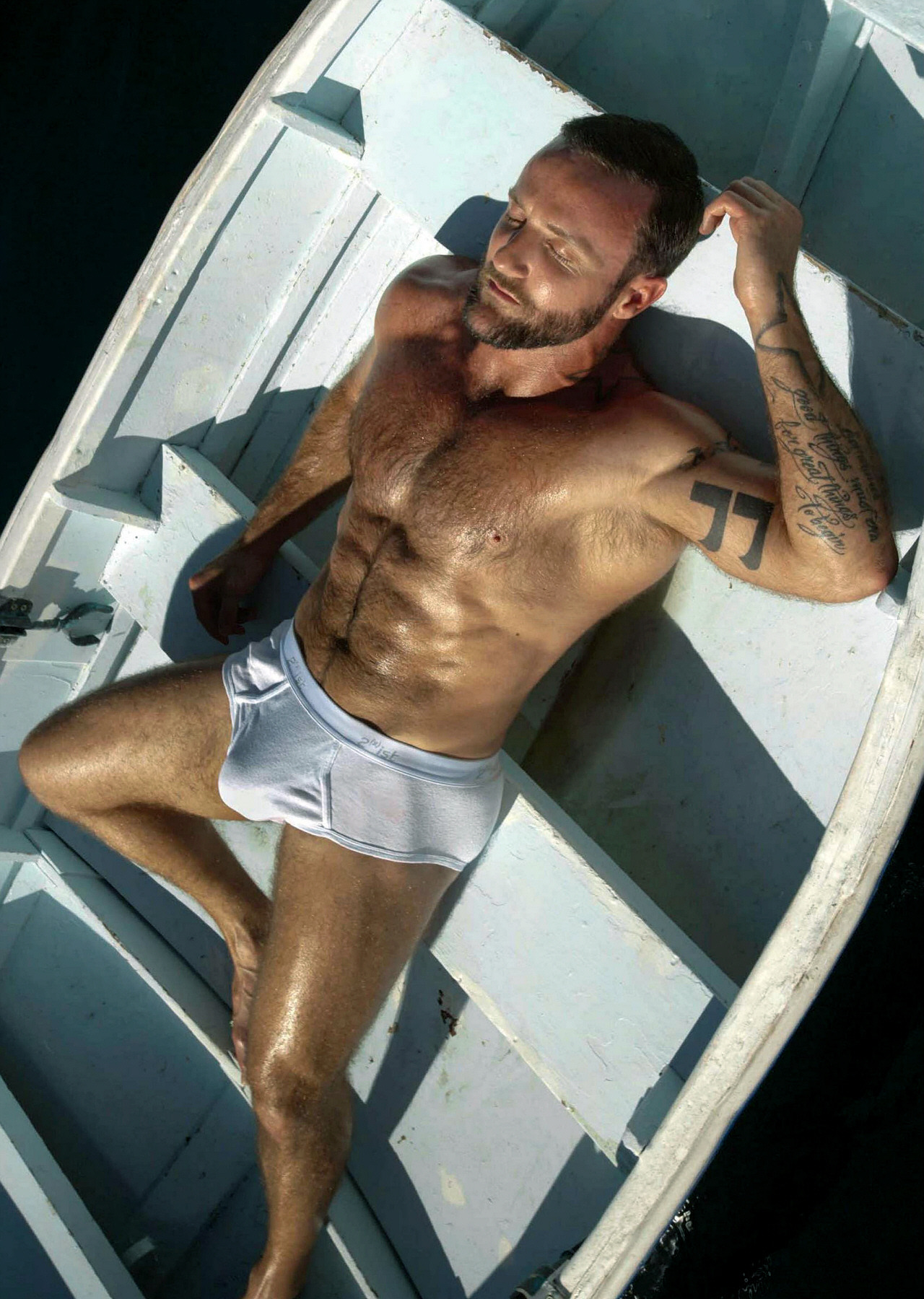 machodesungao:  http://machodesungao.tumblr.com/  Love big hot daddies