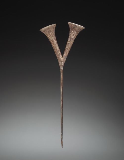 cma-african-art: Hair Ornament, Unassigned, before 1915, Cleveland Museum of Art: African ArtSize: O