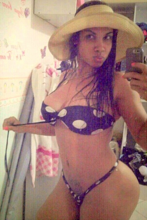 thickazzurrlz:  Thick 