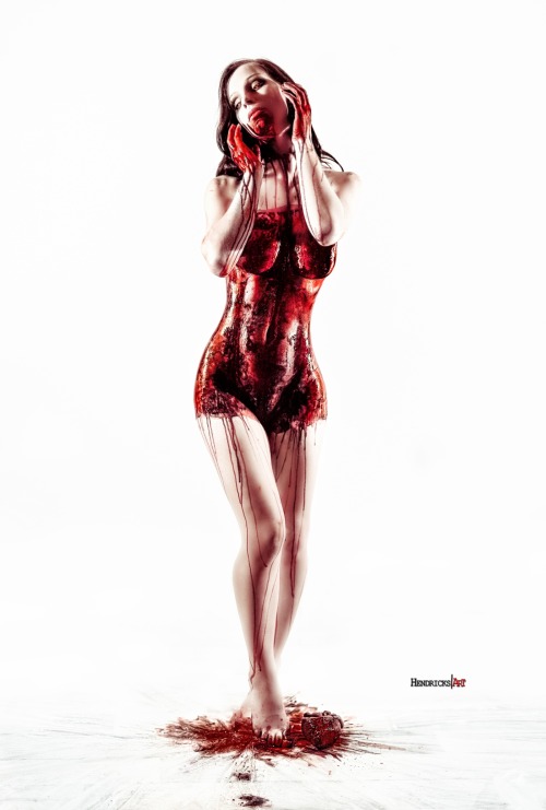 Happy Halloween!Foto: Hendricks Art / Designerin &amp; Make Up: Blackcat BodyArts / Model: Desty