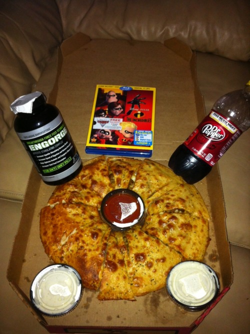 bubbablues:  Guess how I’m spending my lunch on a Monday! 