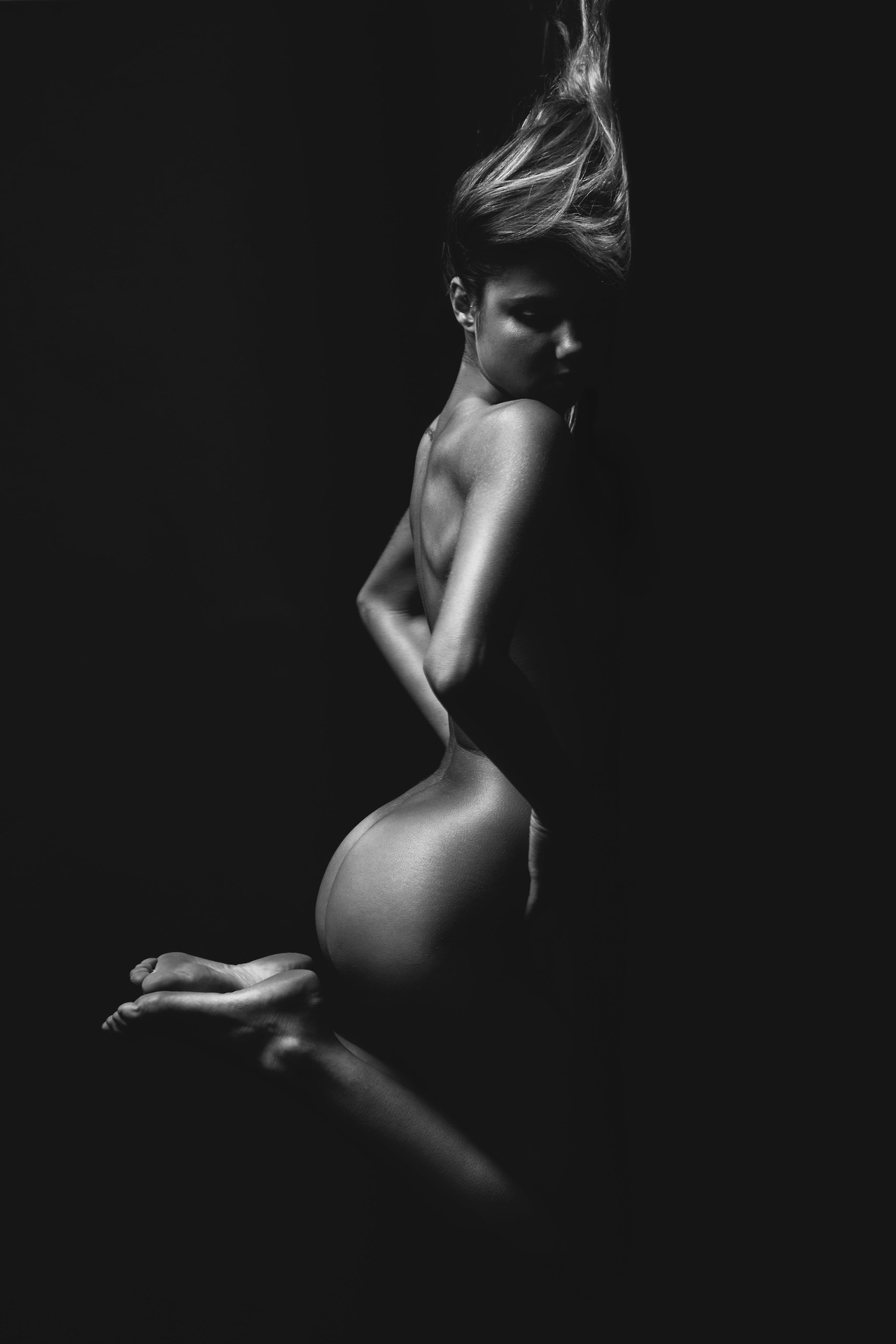 davanmed:  Sahara Ray photographed by Matt Finelli. 