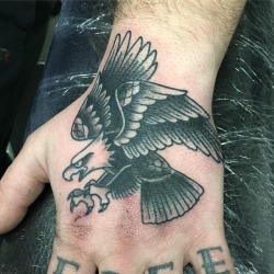 Thanks for looking! @broadstreettattoo #tattoo #traditionaltattoo #sailorjerrytattoo #eagle #henryonly