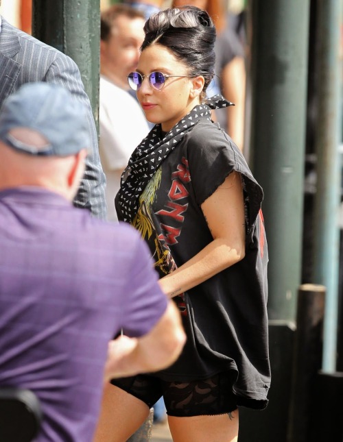 gagafanbase:Lady Gaga looking fabulous in New Orleans. (03/21)