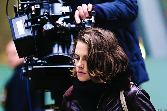 Kristen Stewart as Maureen on the Set of &ldquo;Personal Shopper&rdquo; in