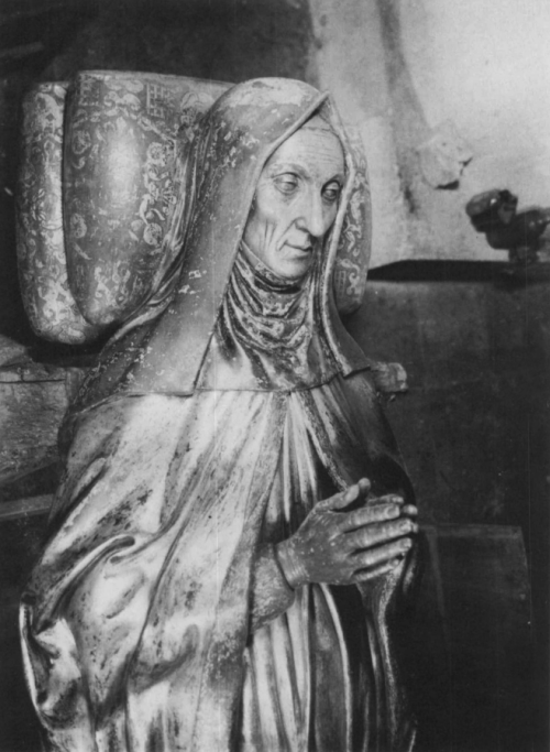 richmond-rex:Gilt bronze effigy on Lady Margaret’s tomb in Westminster Abbey (Pietro Torrigiano, c. 