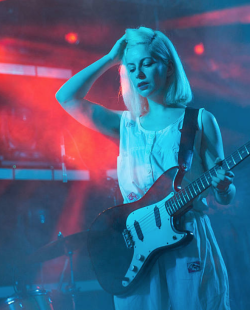 bayanin: Molly Rankin of Alvvays Photo by