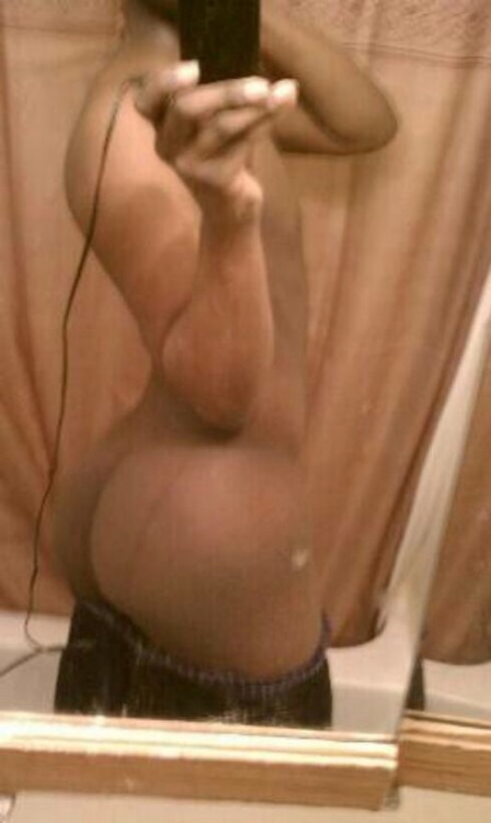 houseofcakez:  Submission  Submit to kik houseofcakez  Houseofcakez.Tumblr.Com