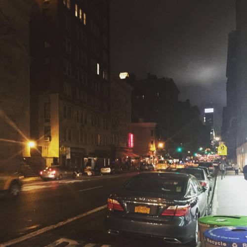 a storm is a-brewing ☔️☔️☁️ #nyc #lexington #thunderstorms