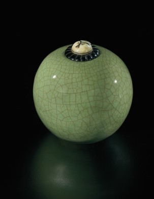 artballetoperaclassical:  Stoneware pot by