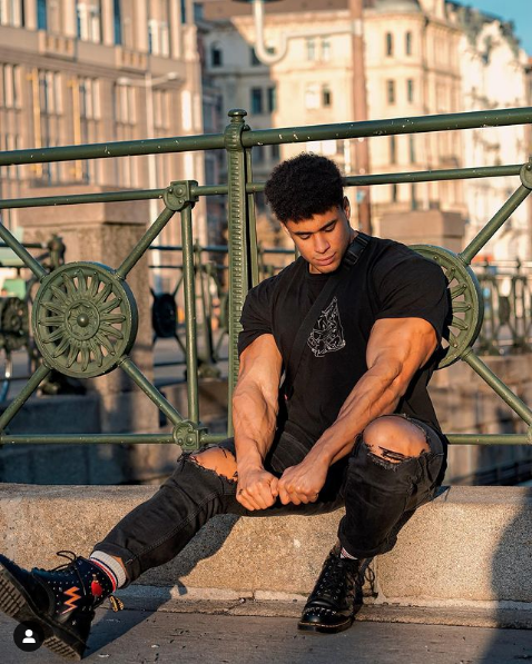 non-caucasian:Onome Egger - 225 - 235lbs (102.1 - 106.6kg)	6'2" (188cm)Born 1996, Onome Egger is half Austrian half Nigerian bodybuilder from a small town in Austria who started lifting weights when he was 16 years old.