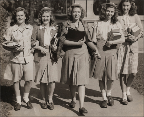 Freshmen, 1946Syracuse UniversityNew Yorkvia