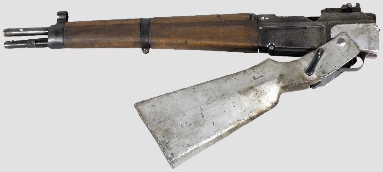 cerebralzero:  mdwaxx:  MAS 36 C.R. 39 folding stock paratrooper rifle.  that is