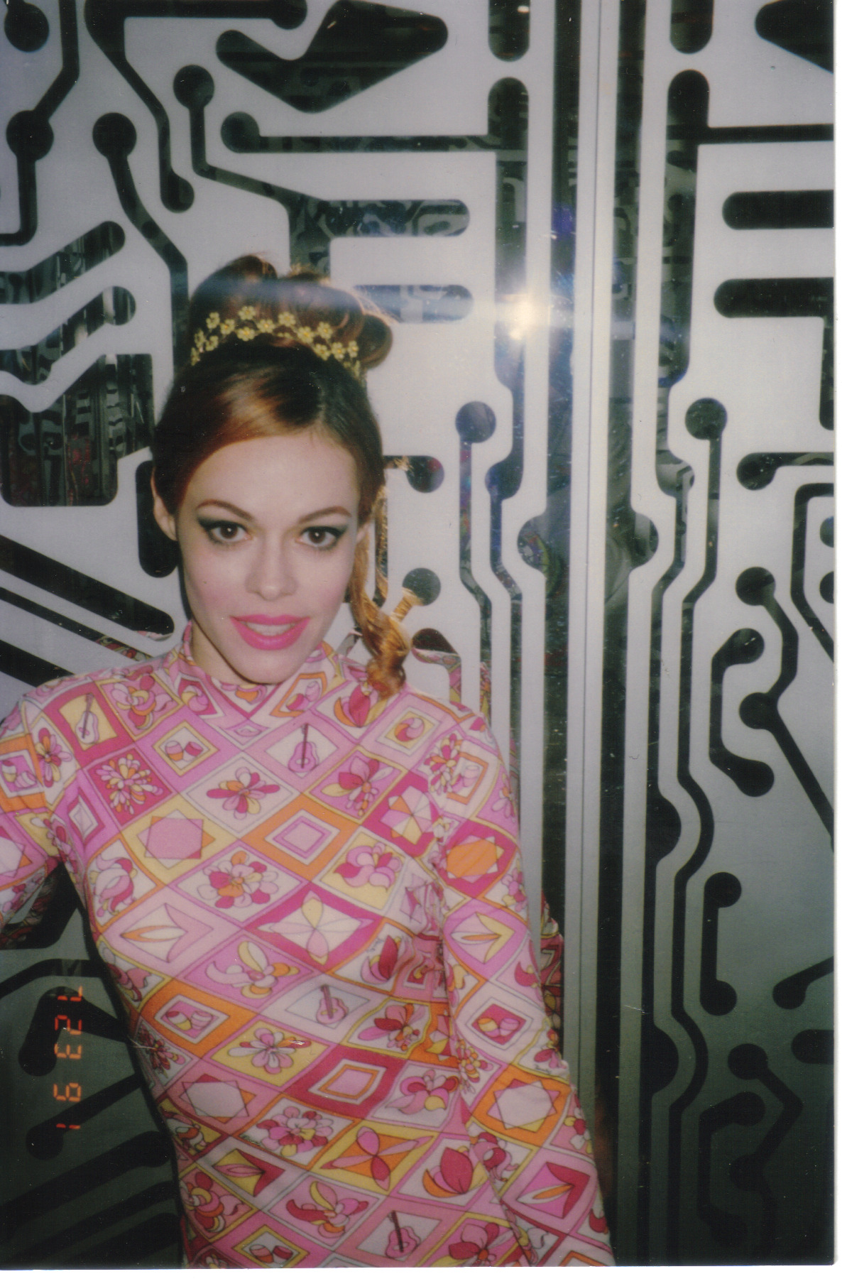 theladymisskier:  throwback set …..in a japanese elevator…going UP ! https://soundcloud.com/lady-miss-kier/dee-jay-lady-miss-kier-nu-acid