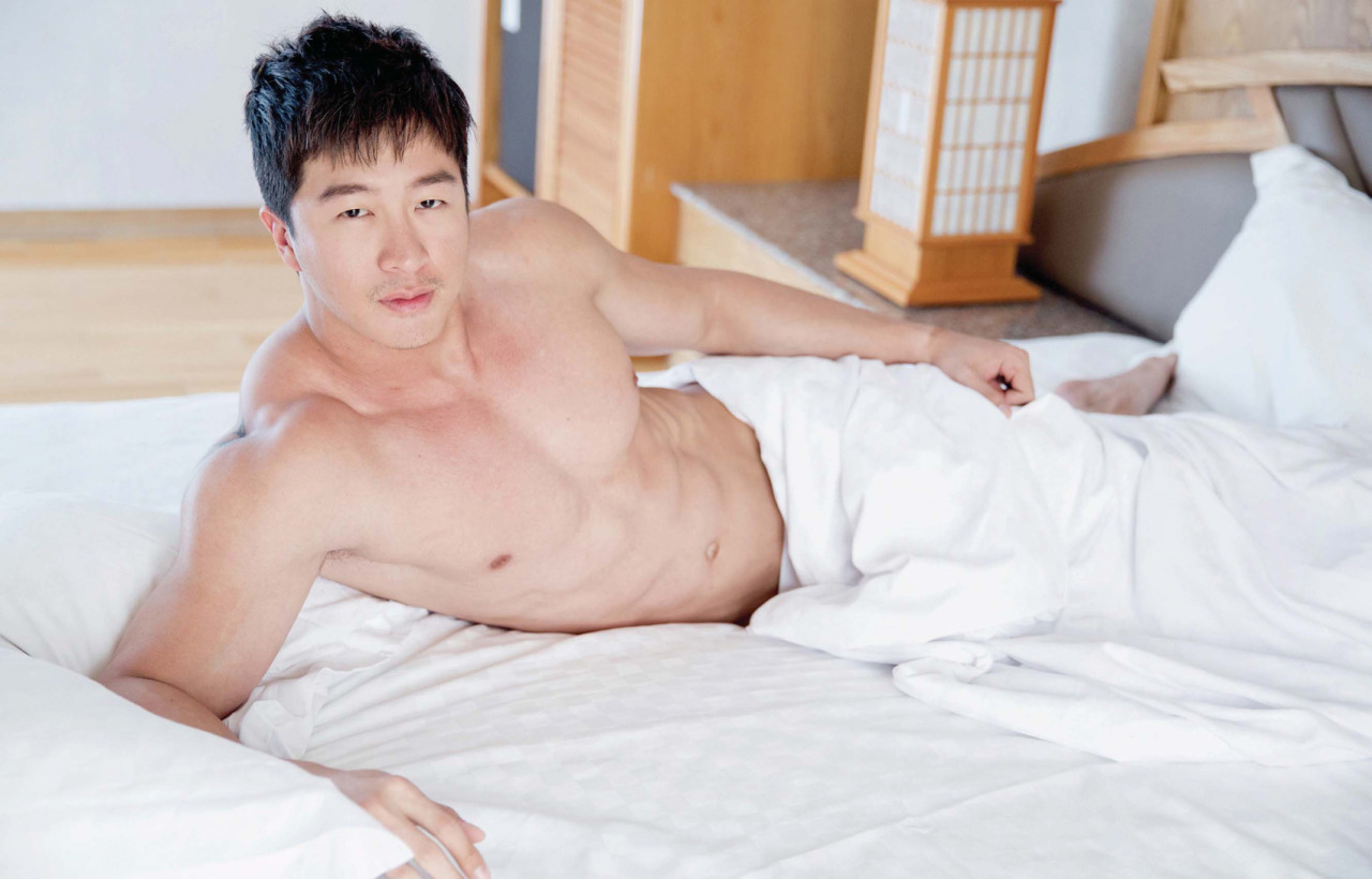 hunkxtwink:  Jason CheeHunkxtwink - More in my archive 