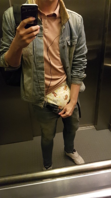 scottishseal:Diaper boy feeling his 80s boy band fantasy