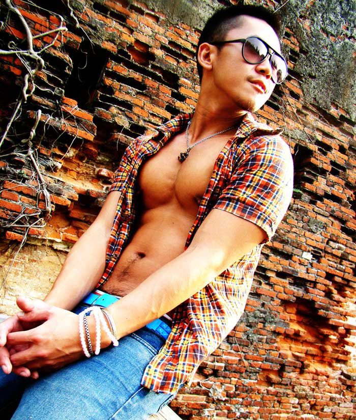 boisearching4love:   Model: Meng Jiang (Taiwanese)(part1)Isnt he cute :p Follow