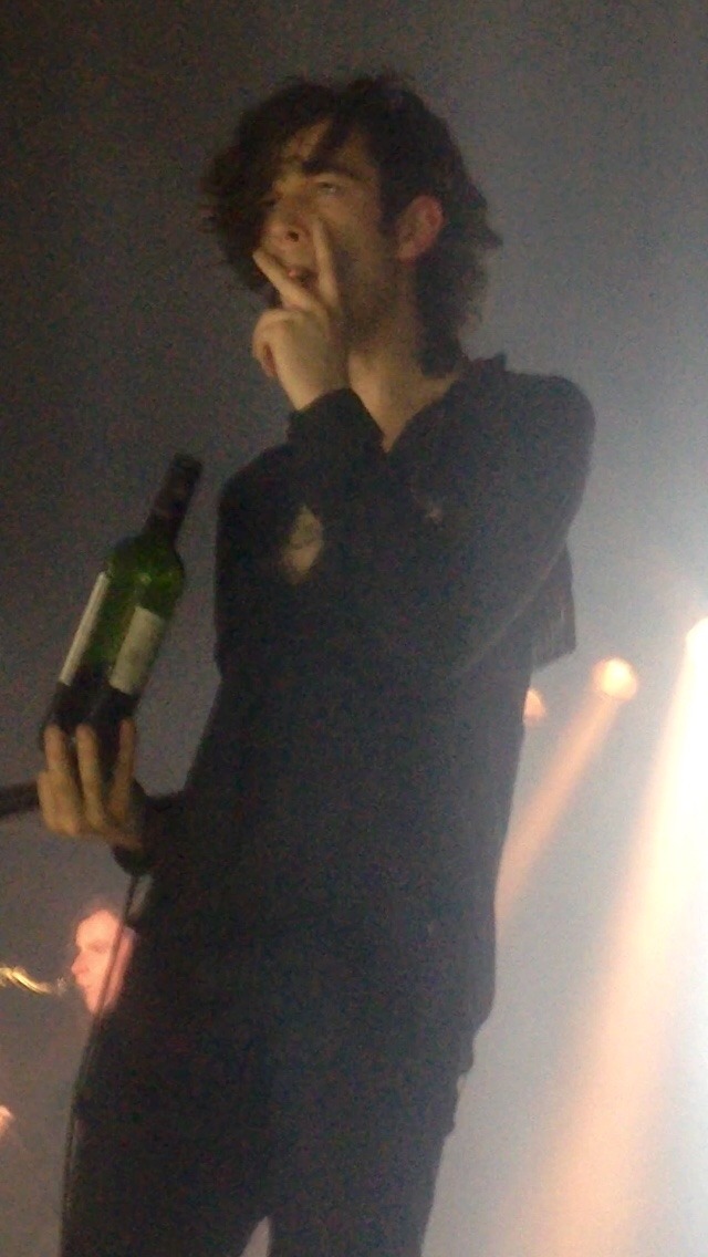 mattys-thigh-gap:  the-voiceless-bird:  //Babe you look so cool //Still can’t believe